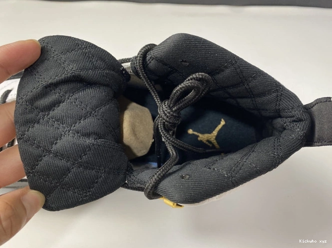 CT8013-170 Air 12 Royalty Jordan 0708